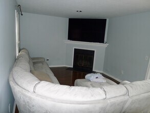 89 Brookdale Cir in Shrewsbury, MA - Building Photo - Building Photo