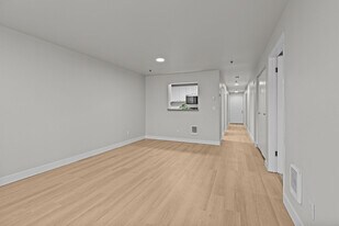 Centrepointe Apartments in Everett, WA - Building Photo