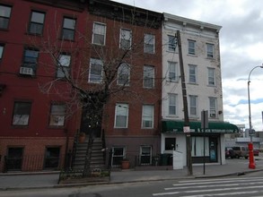 561 Clinton St in Brooklyn, NY - Building Photo - Building Photo