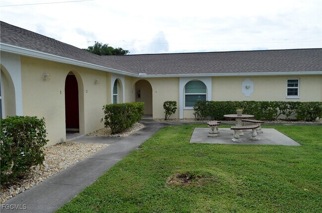 906 SW 47th Terrace in Cape Coral, FL - Building Photo - Building Photo