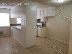 38557 10th Pl E in Palmdale, CA - Building Photo - Building Photo