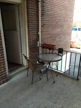 8 Avon St, Unit 9 in Somerville, MA - Building Photo - Building Photo