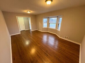 12725 Bristol Ave in Grandview, MO - Building Photo - Building Photo