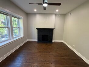 7823 S Colfax Ave in Chicago, IL - Building Photo - Building Photo