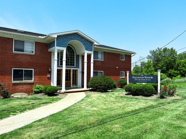 Hallwood Manor Apartments