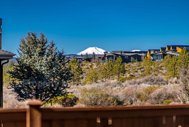 19411 W Campbell Rd in Bend, OR - Building Photo - Building Photo