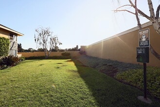 The Lofts at Pinehurst in Ventura, CA - Building Photo - Building Photo