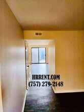 397 Circuit Ln in Newport News, VA - Building Photo - Building Photo