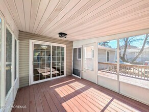 73 S Shore Dr in Toms River, NJ - Building Photo - Building Photo