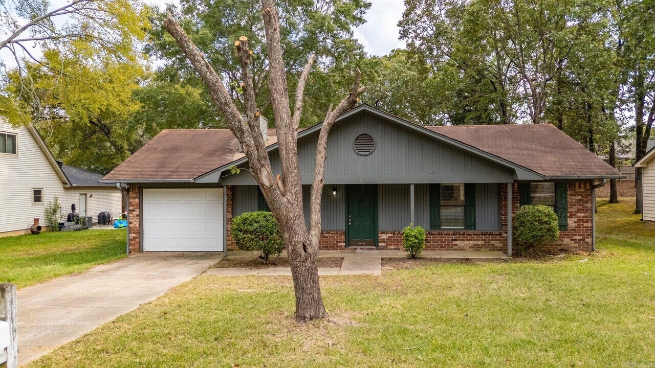 19 Oak Forest Dr in Maumelle, AR - Building Photo