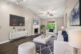 6050 Melody Ln in Dallas, TX - Building Photo - Building Photo