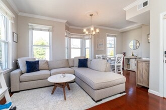 201 D St, Unit 2 in Boston, MA - Building Photo - Building Photo