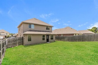 1604 Swallow Dr in Ennis, TX - Building Photo - Building Photo