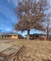 1444 Ohio St in Leavenworth, KS - Building Photo