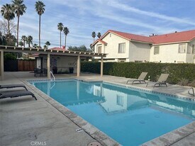 74606 Driftwood Dr, Unit 4 in Palm Desert, CA - Building Photo