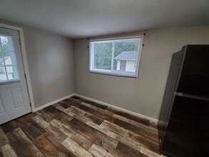 2604 NE 44th Ave in Des Moines, IA - Building Photo - Building Photo
