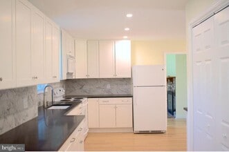 414 Warren Rd in Wayne, PA - Building Photo - Building Photo