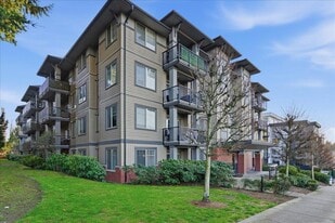 33898 Pine St in Abbotsford, BC - Building Photo