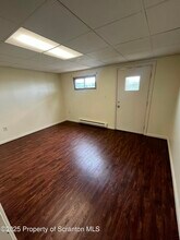 921 Union St in Taylor, PA - Building Photo - Building Photo