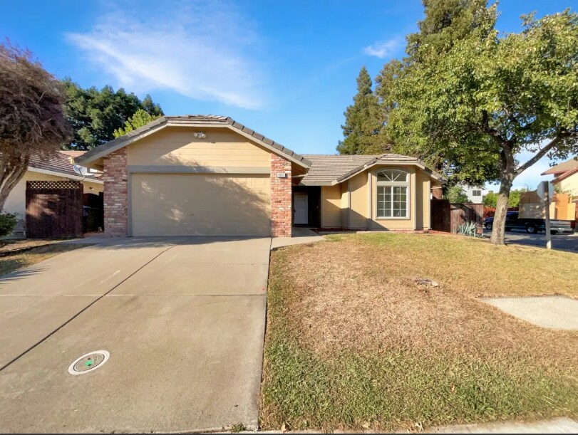 8977 Carlisle Ave in Sacramento, CA - Building Photo