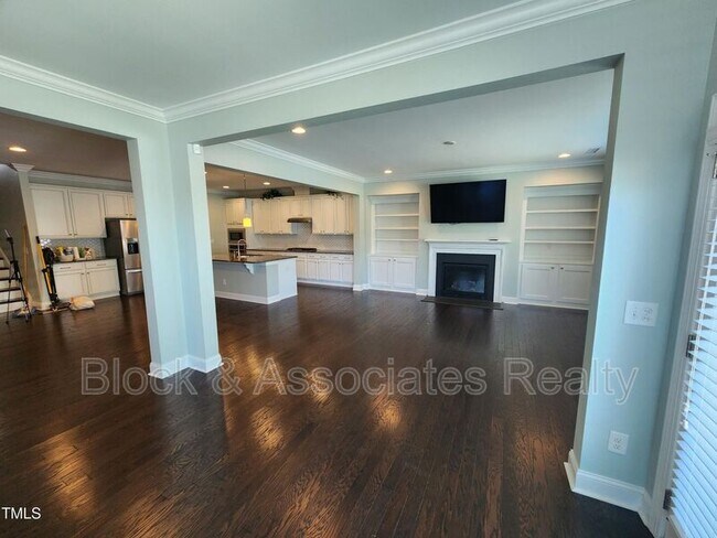 712 Chelsea Grove Dr in Cary, NC - Building Photo - Building Photo