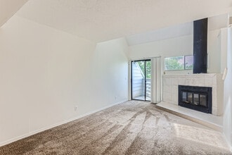 17050 E Ford Dr, Unit 212 in Aurora, CO - Building Photo - Building Photo