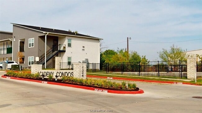 property at 1326 Prairie Dr