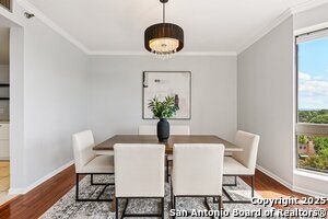 7887 Broadway in San Antonio, TX - Building Photo - Building Photo