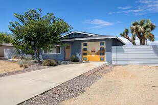 61470 Granada Dr in Joshua Tree, CA - Building Photo