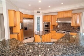 11806 Peak Rd in Chatsworth, CA - Building Photo - Building Photo