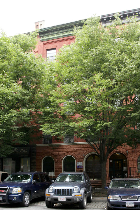 213 W 135th St in New York, NY - Foto de edificio