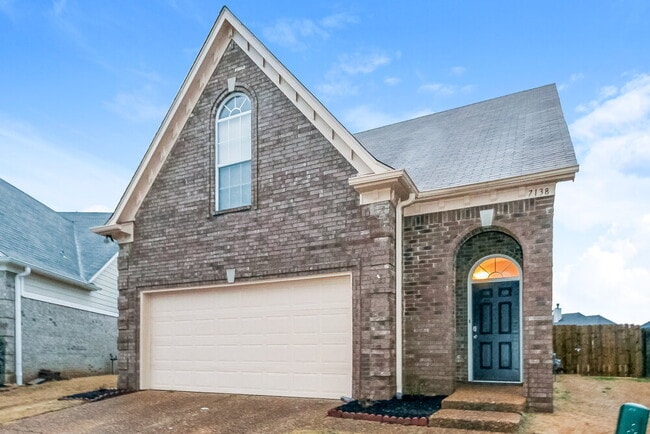 7138 Queens Crown Ct in Memphis, TN - Foto de edificio - Building Photo