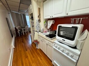 877 Beacon St, Unit 10 in Boston, MA - Foto de edificio - Building Photo