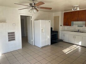 103 W Dove Ln in Harker Heights, TX - Building Photo