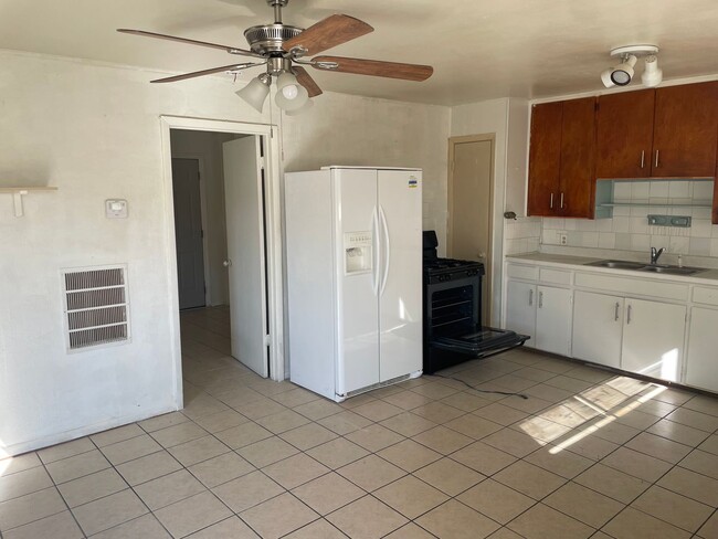 property at 103 W Dove Ln