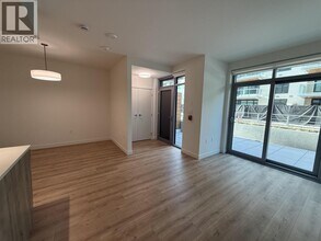 755 Harbourside Dr in North Vancouver, BC - Building Photo - Building Photo