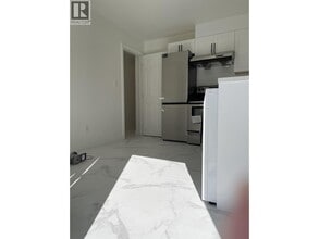 5835 Argyle St in Vancouver, BC - Building Photo - Building Photo