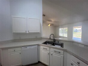 2223 Rio De Janeiro Ave in Punta Gorda, FL - Building Photo - Building Photo