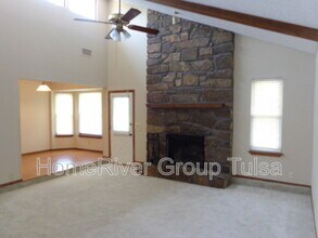 1901 E Reno St in Broken Arrow, OK - Building Photo - Building Photo