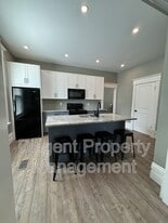 203-203 Rubidge St in Peterborough, ON - Building Photo