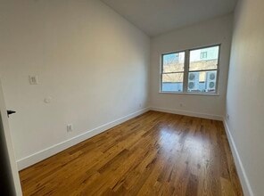 31 Marcus Garvey Blvd, Unit 3R in Brooklyn, NY - Foto de edificio - Building Photo