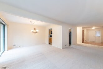 71 Patriots Rd in Morris Plains, NJ - Building Photo - Building Photo