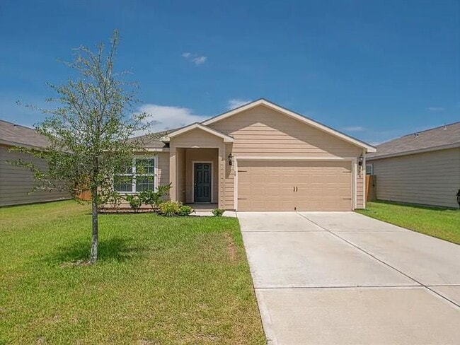 property at 976 Lake View Cir W