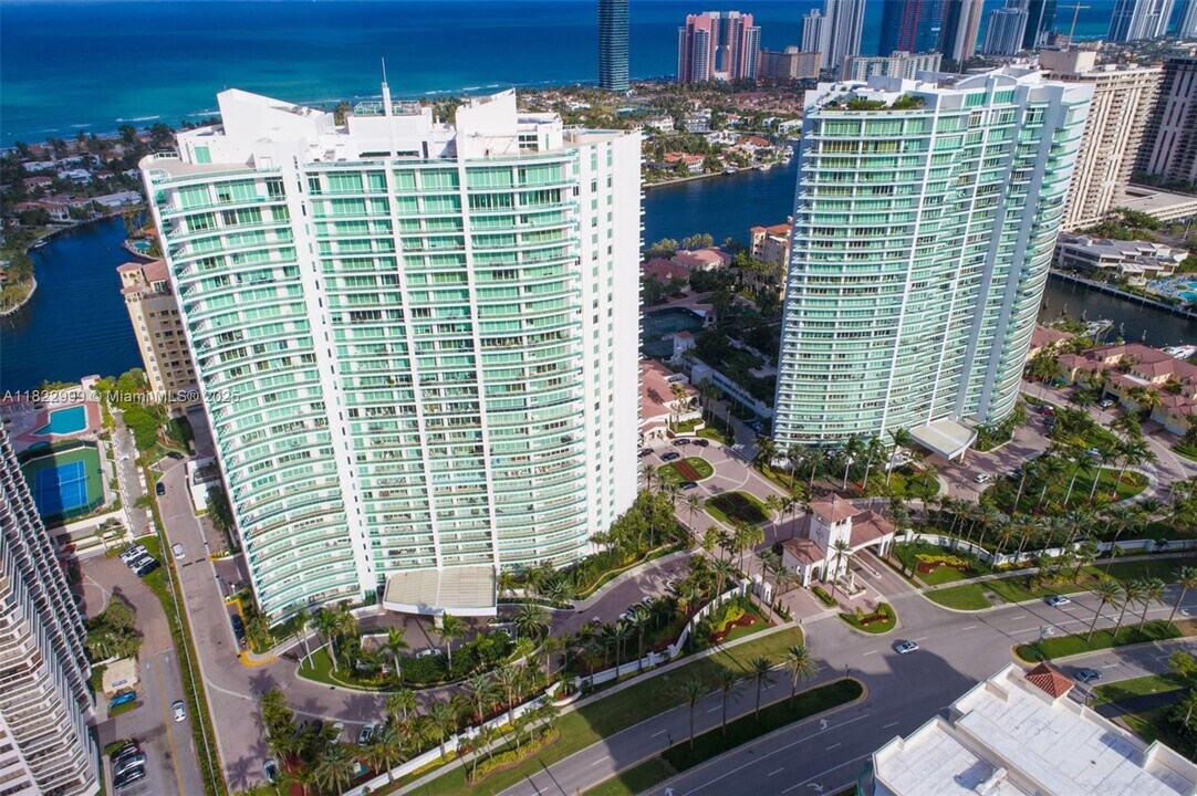 20155 NE 38th Ct in Aventura, FL - Building Photo