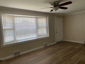 4 Essex Rd in Camp Hill, PA - Building Photo - Building Photo