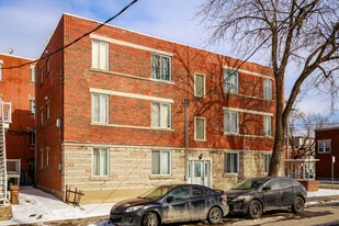 5 Rolland Av Apartments