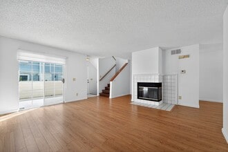 2800 Plaza del Amo in Torrance, CA - Building Photo - Building Photo