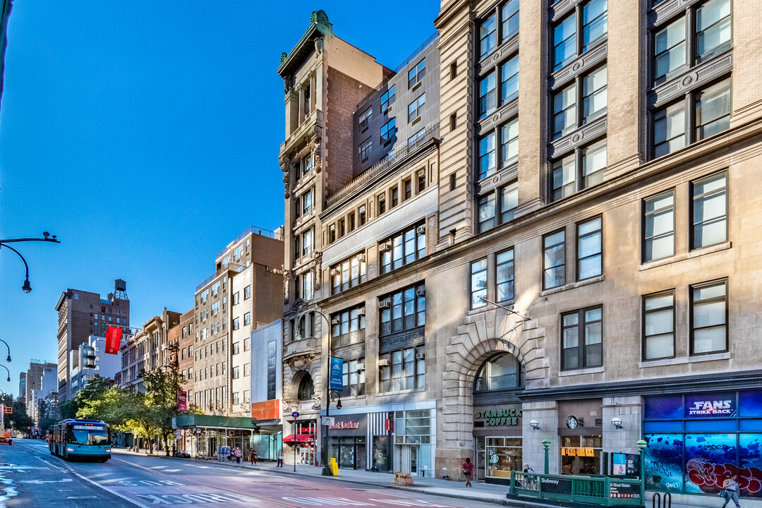 58-60 W 14th St in New York, NY - Building Photo