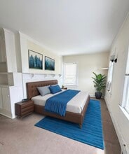 60 Oak St, Unit 2 in Amityville, NY - Building Photo - Building Photo