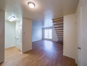 Willow Tree Apartments in Houston, TX - Building Photo - Building Photo